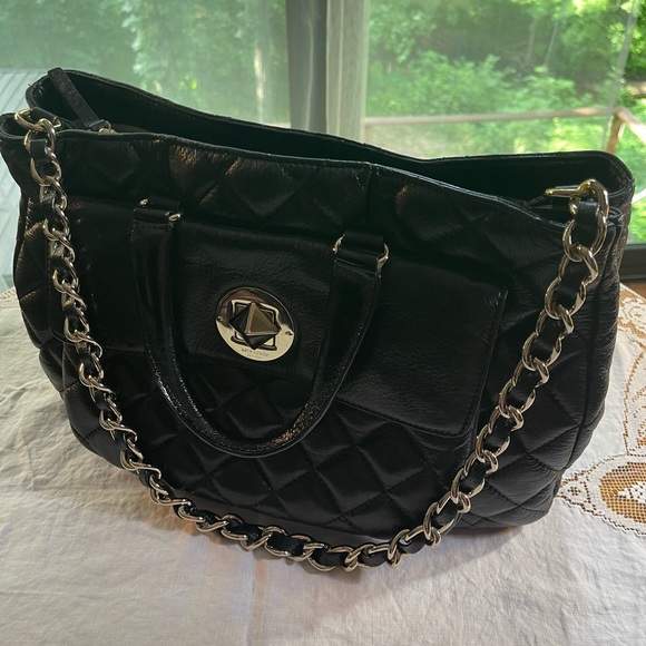 Kate Spade big shiny black leather bag. Beautiful design, lots of space, gold. - Picture 8 of 14